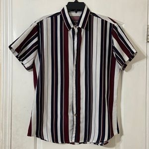 Men’s burgundy & white striped short sleeve button-up shirt